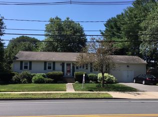 6 Pilgrim Rd, Needham, MA 02492