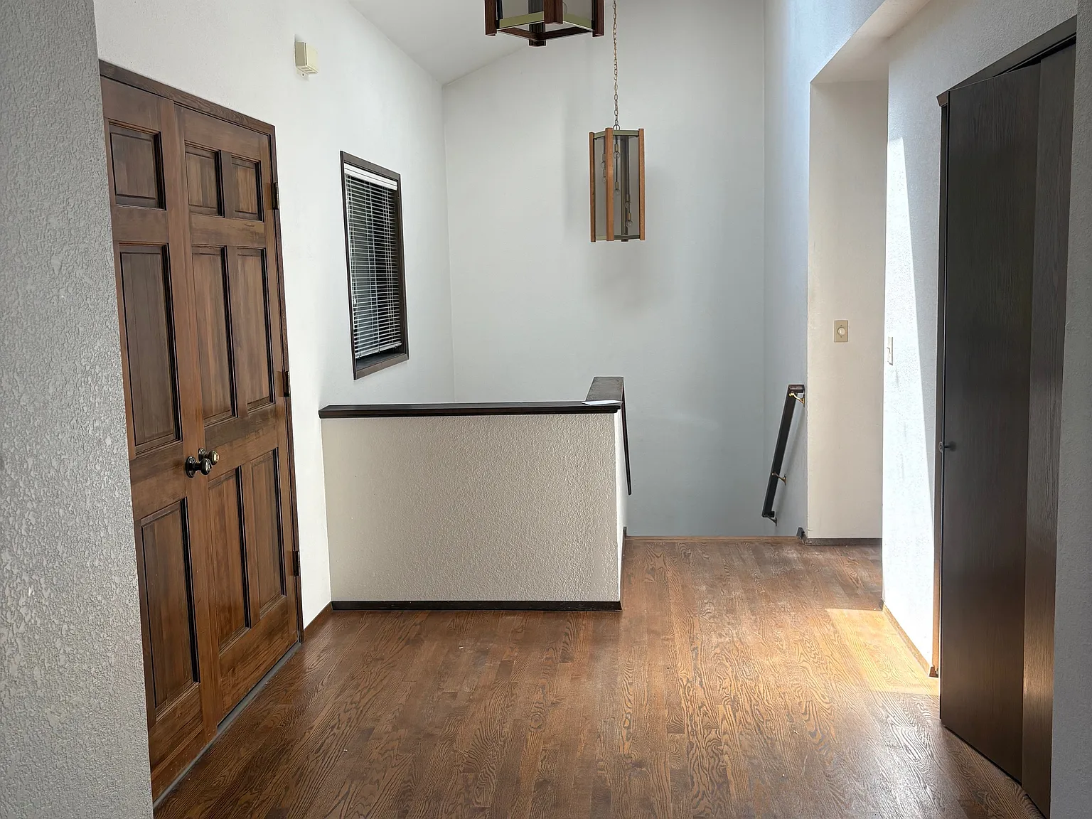 3 bed, 2.5 bath, 2400 sqft, $4,000 — Photo 2