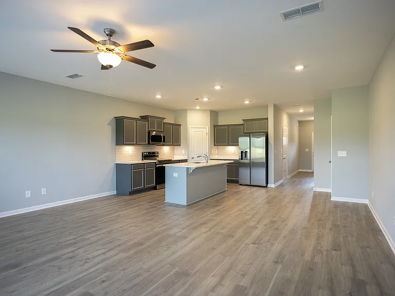 5740 Cloverwood Dr — Photo 5