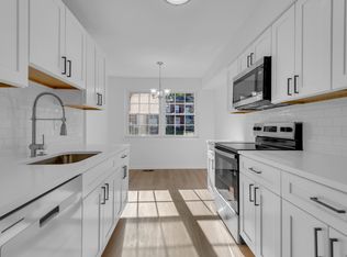 4 Summit Green Ct, Cockeysville, MD 21030