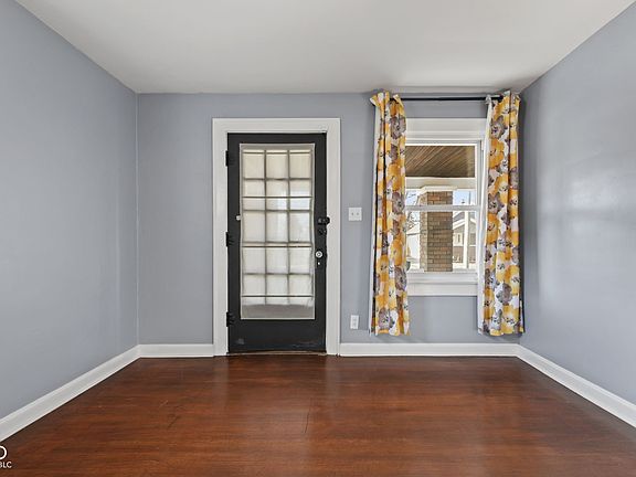 5th image of 1521 N Euclid Ave