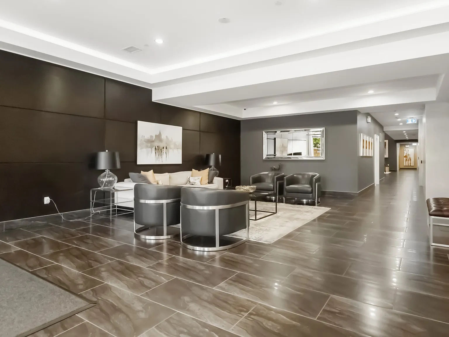 330 Ridout Street North London — Photo 2