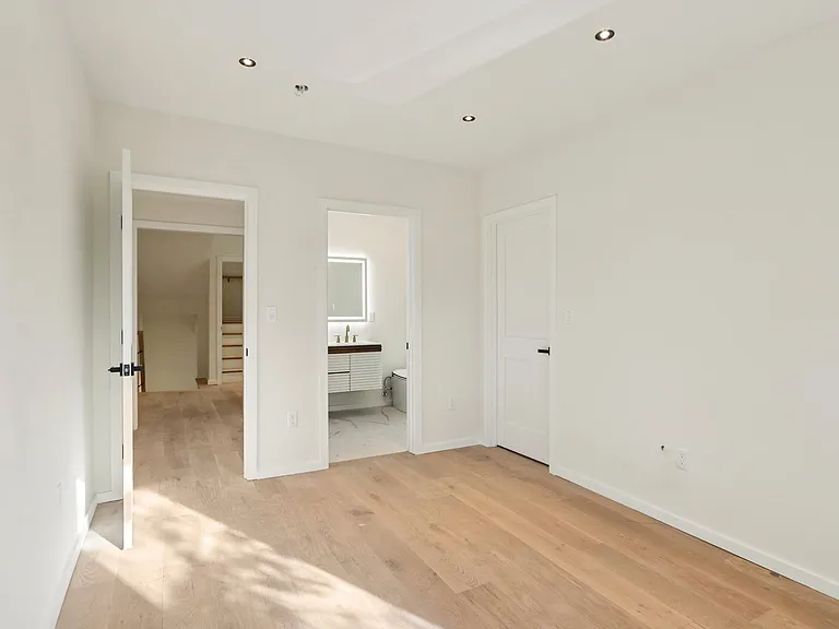 455-457 Summer St #A455 — Photo 23