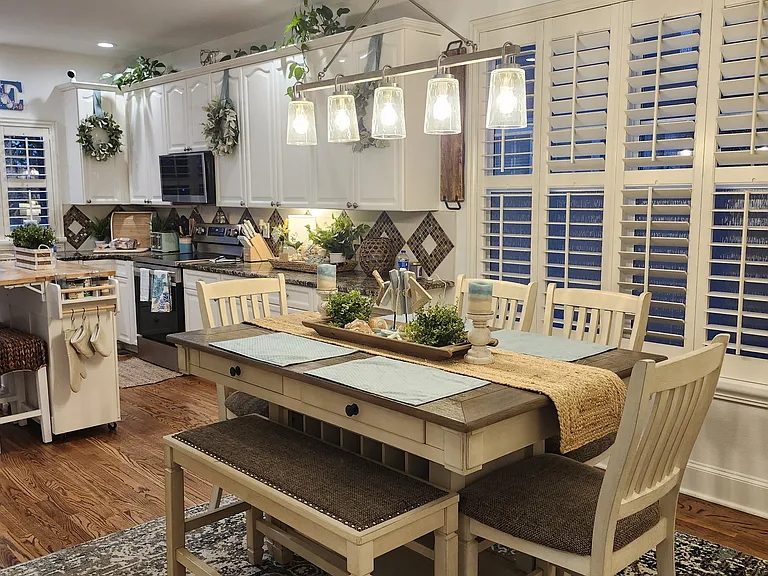 Dining room & Kitchen