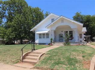 1228 W Florida Ave, Chickasha, OK 73018