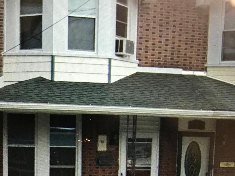 Twin home! Excellent location