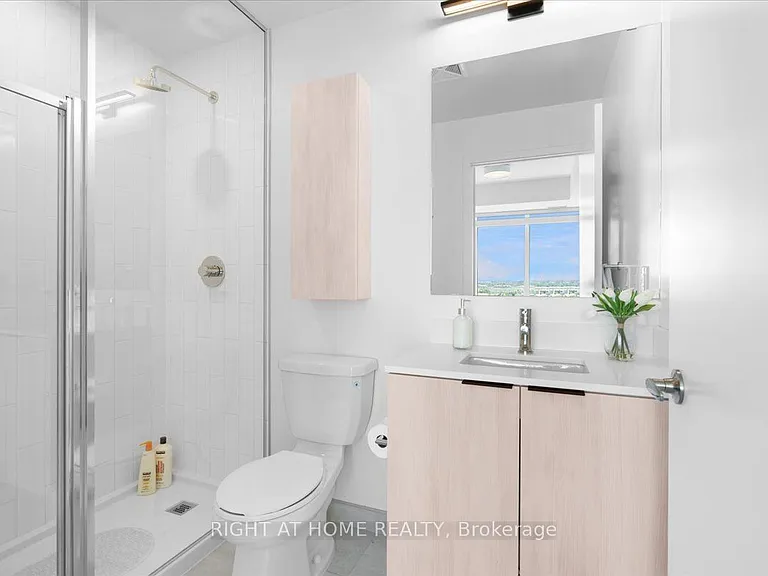2485 Eglinton Ave W #1401 — Photo 24