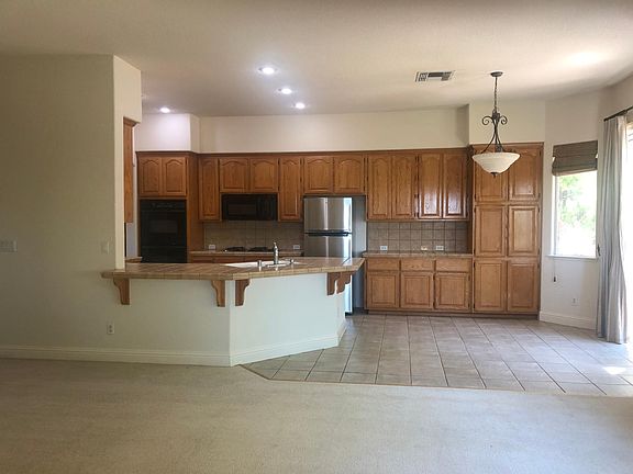 3rd image of 1721 Traziel Way