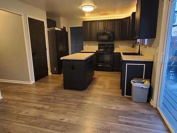 4th image of 49 Villa Ave
