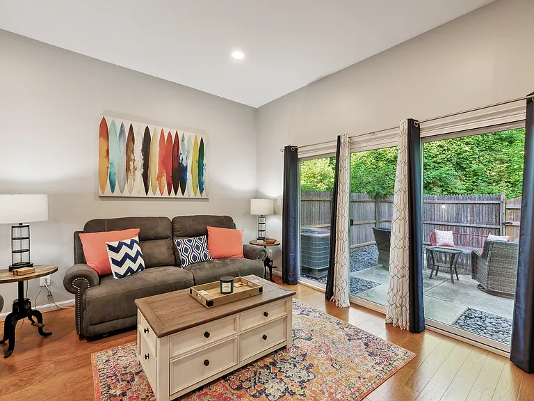 5920 Prince George Dr — Photo 15