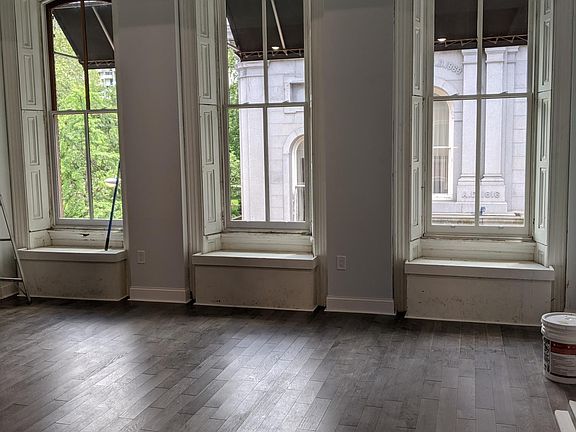 3rd image of 717 Walnut St #2F