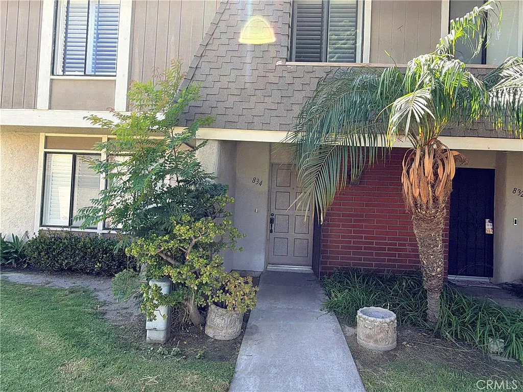 4 bed, 2.5 bath, 1525 sqft, $3,800 — Photo 3