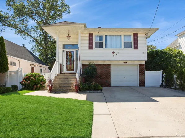 200 E Euclid Street, Valley Stream, NY 11580