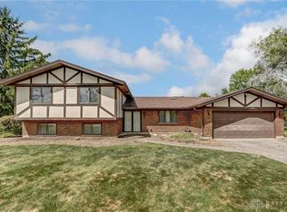 897 Rockcreek Dr, Dayton, OH 45458