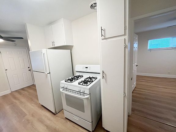 4th image of 917 W 19th St #A