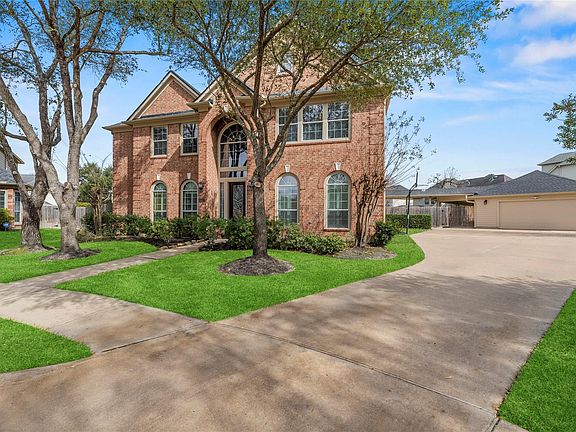 2nd image of 16603 Cedar Manor Court