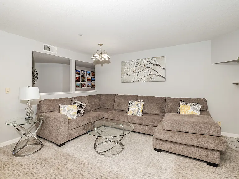 43 Crystal Gate Ct — Photo 4