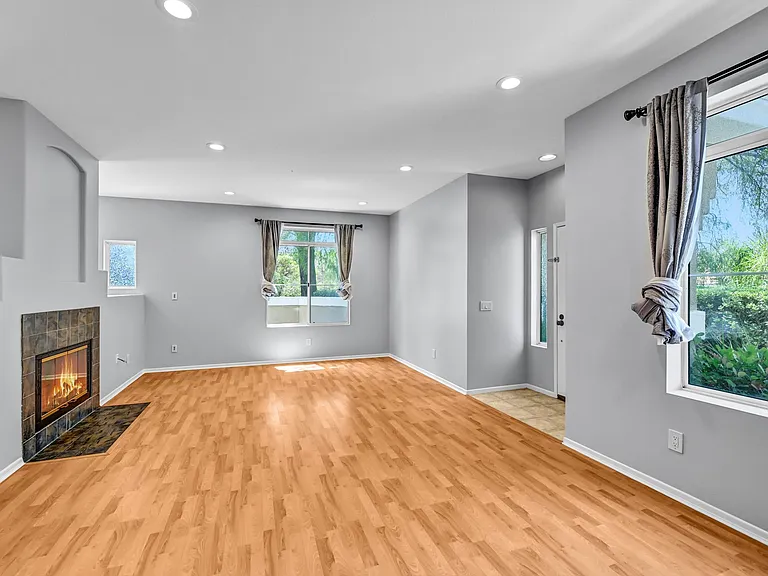 9325 Babauta Rd #8 — Photo 3