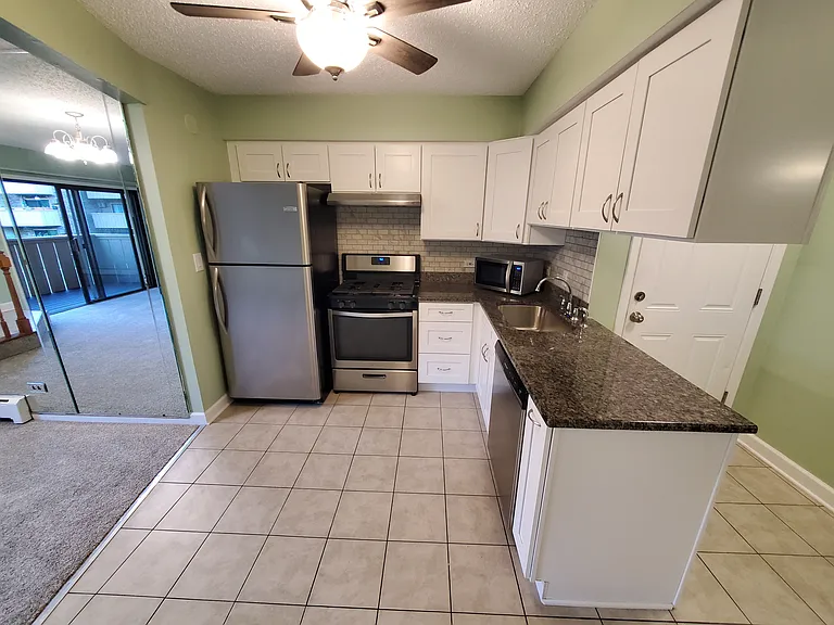 12 Echo Ct #8 — Photo 1
