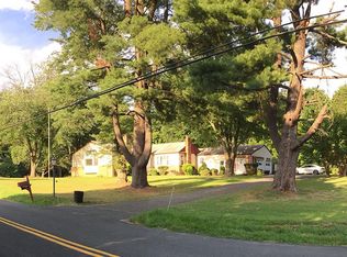 1043 Towlston Rd, Mc Lean, VA 22102