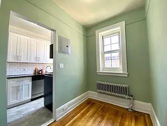 Rented by R New York