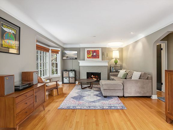 5th image of 6338 N Le Mai Ave