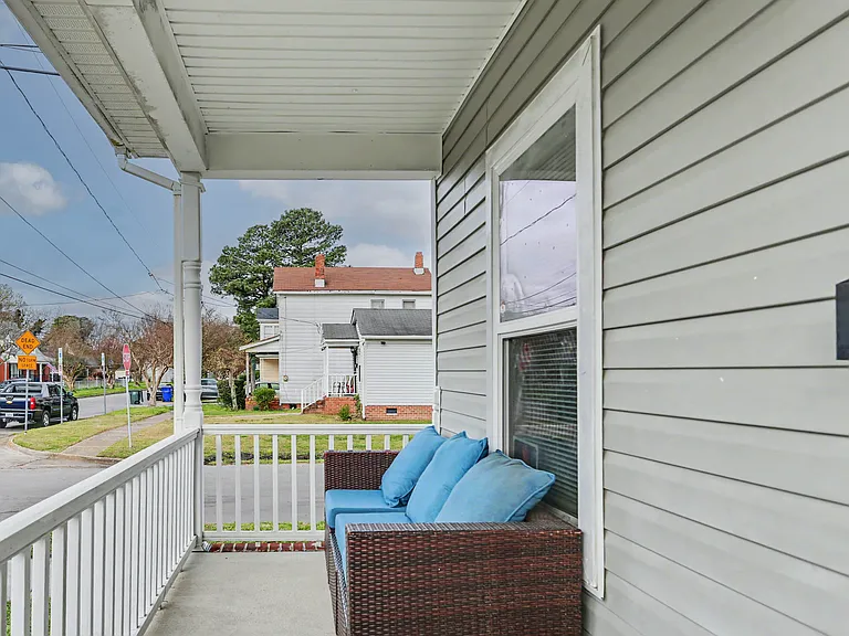 2700 Myrtle Ave — Photo 4