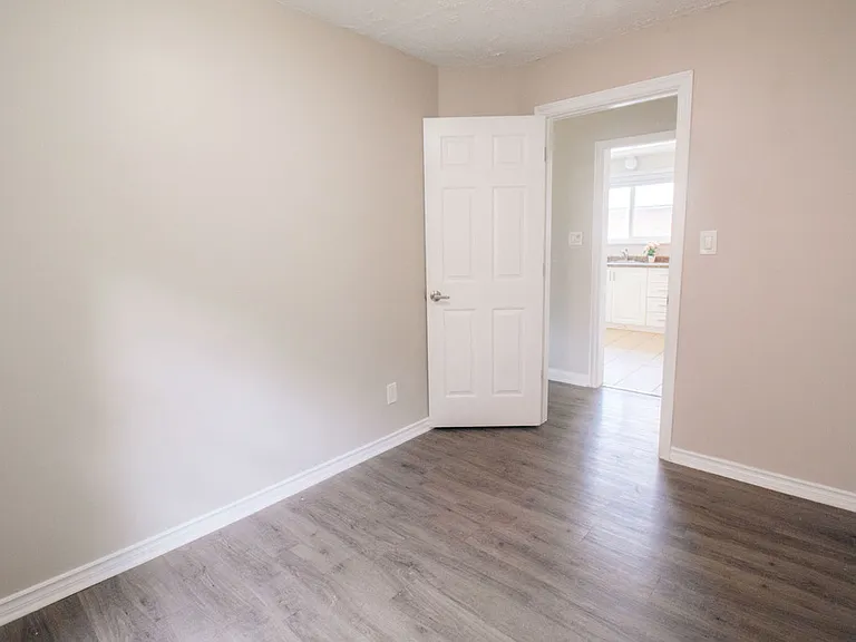 89 Clarendon Ave — Photo 30