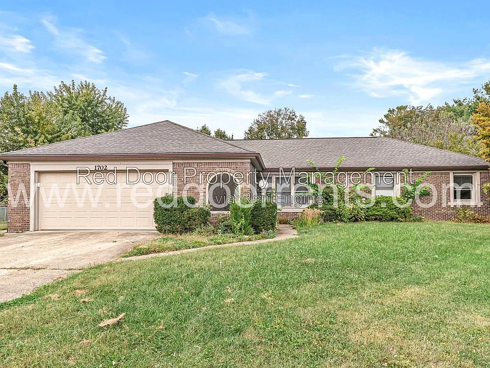 1702 Sycamore Dr