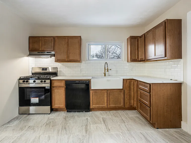 118 S Clark Ave — Photo 4