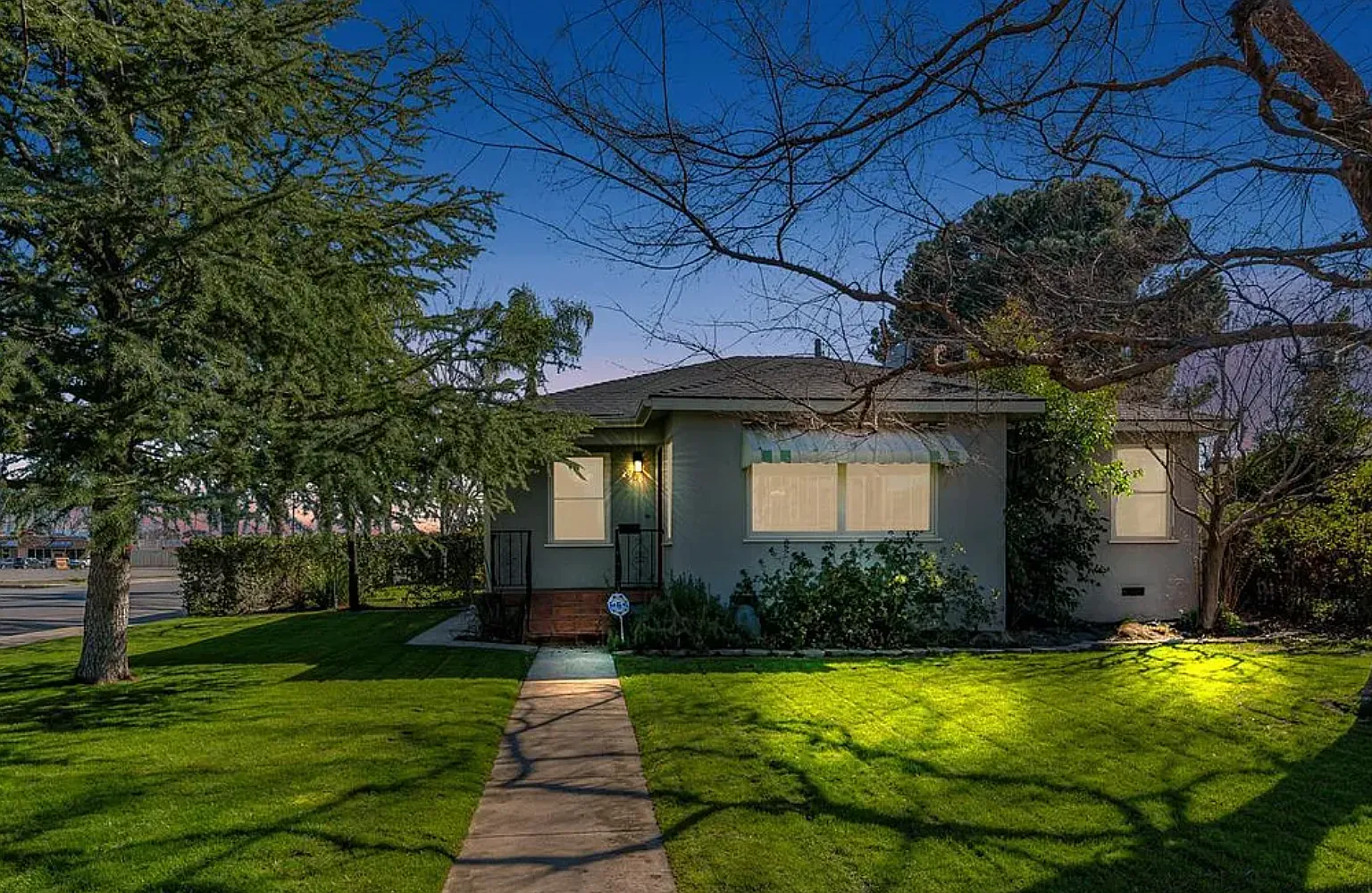 3 bed, 1228 sqft, $2,498 — Photo 1