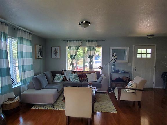 Living room 2