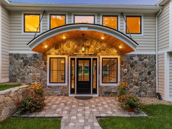 15 Rowley Bridge Rd, Topsfield, MA 01983