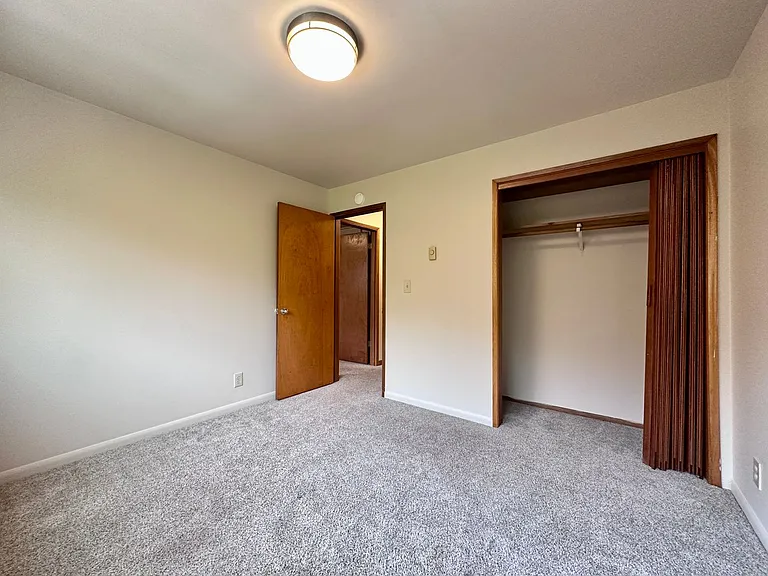 Welcome to Parkwood Apartments! — Photo 9