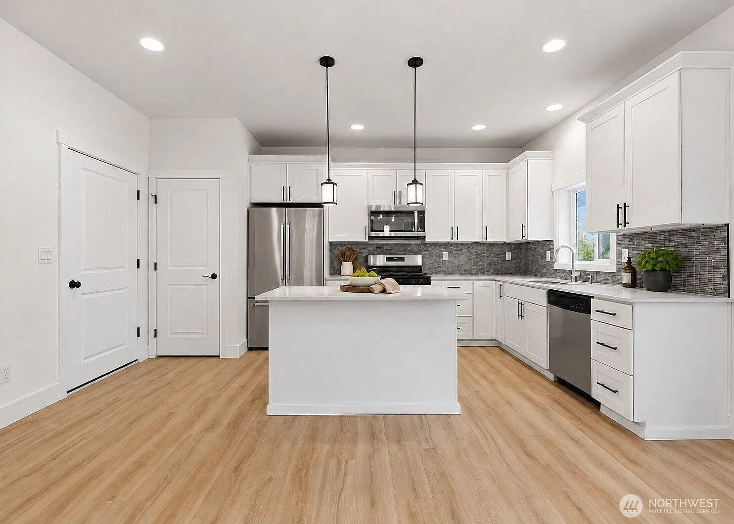 3 bed, 2.5 bath, 1882 sqft, $3,195 — Photo 4