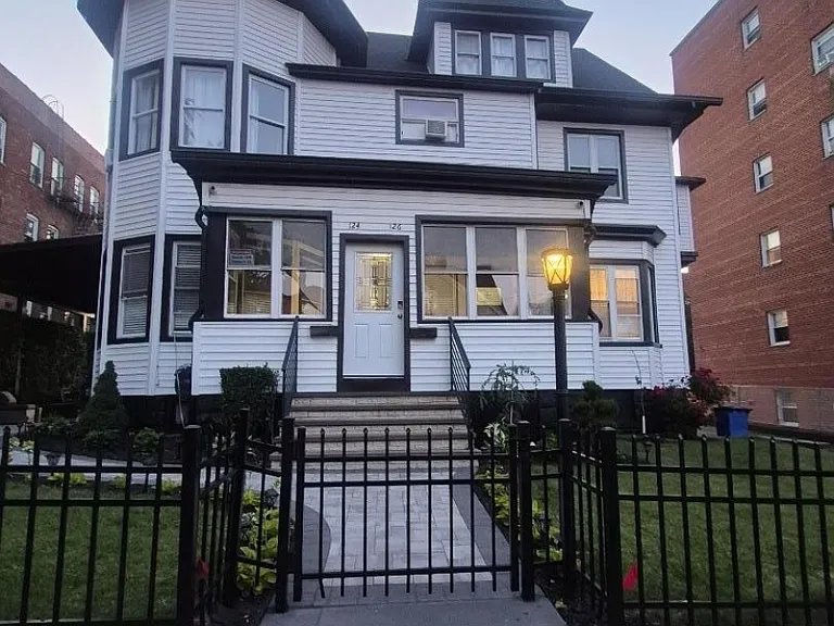 124 Park Pl #126 — Photo 2