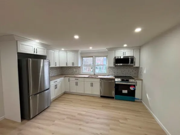 (undisclosed Address), Shirley, NY 11967