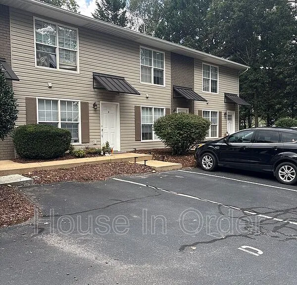 11 Rathfarnham Rd #B — Photo 1