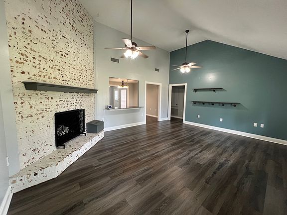 4th image of 15 Bayberry Dr
