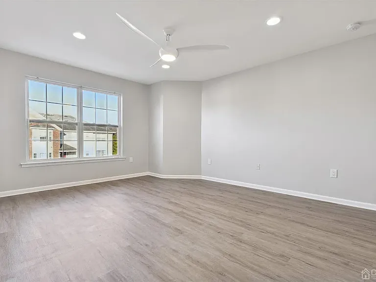 194 Pinelli Dr — Photo 20