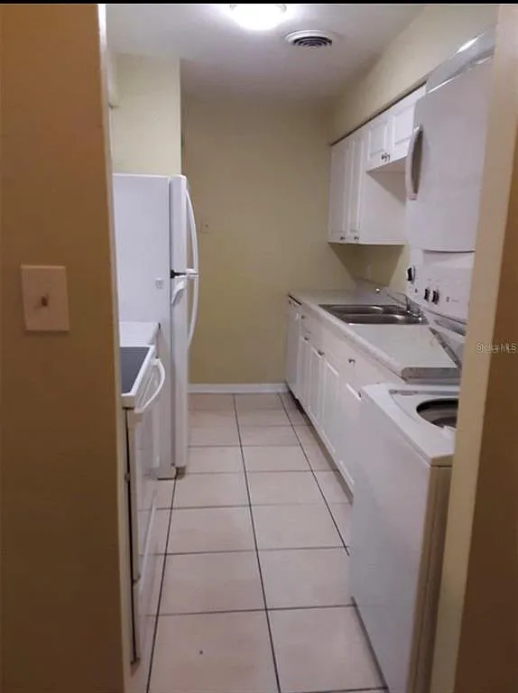 2 bed, 1.0 bath, 704 sqft, $1,400 — Photo 2