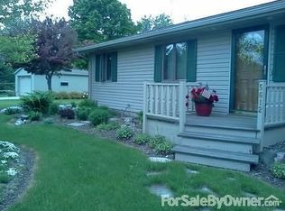 5612 Pheasant Cir, Manitowoc, WI 54220