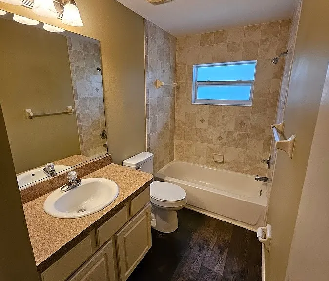 844 W Wycliffe Ln — Photo 10
