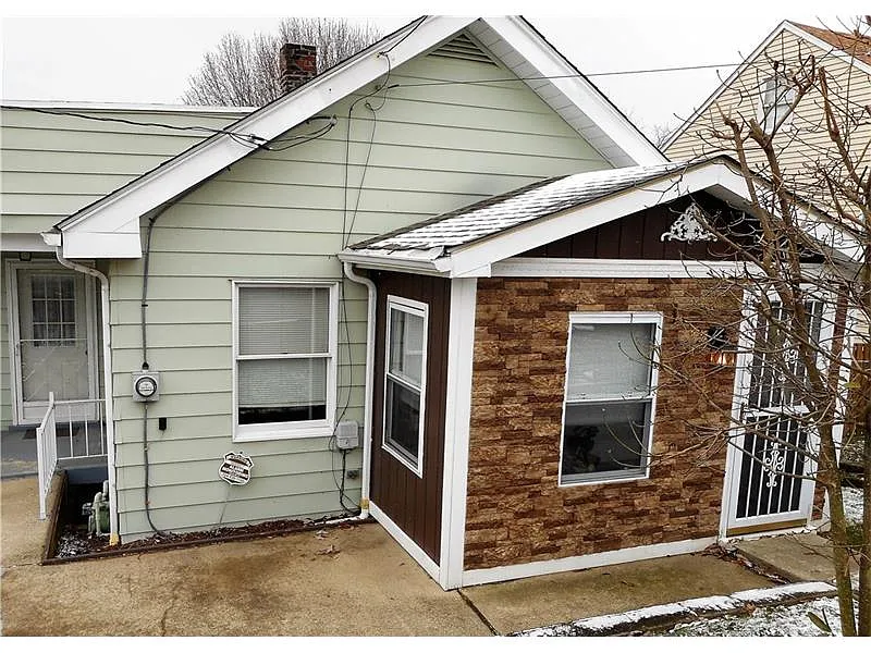 353 Pershing Ave photo 1