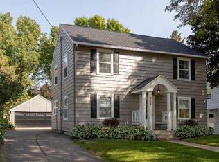 833 10th St NW, Rochester, MN 55901