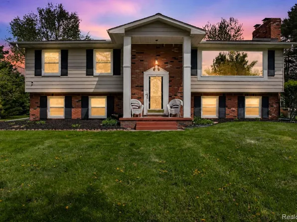 1180 N Hurd Rd, Ortonville, MI 48462