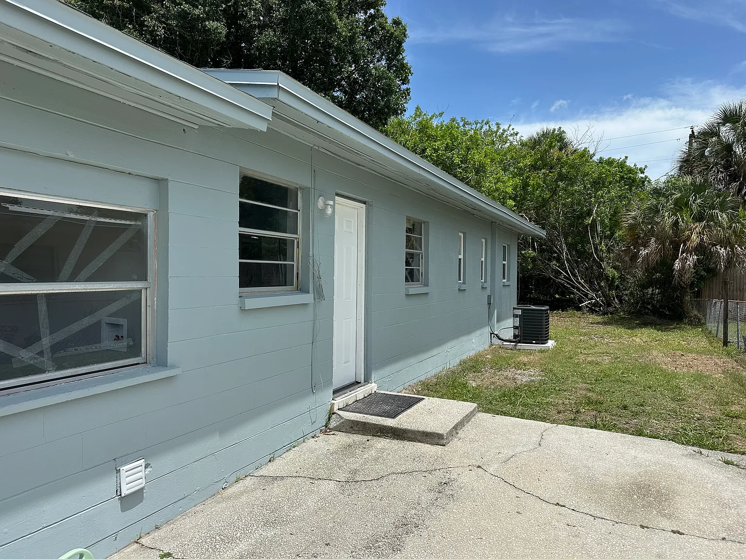 3 bed, 1081 sqft, $2,000 — Photo 2