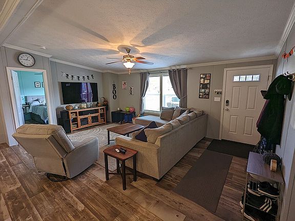 4th image of 900 Rock City Rd #432