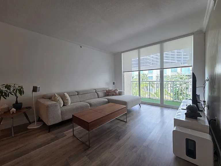 2000 N Bayshore Dr #507 — Photo 8