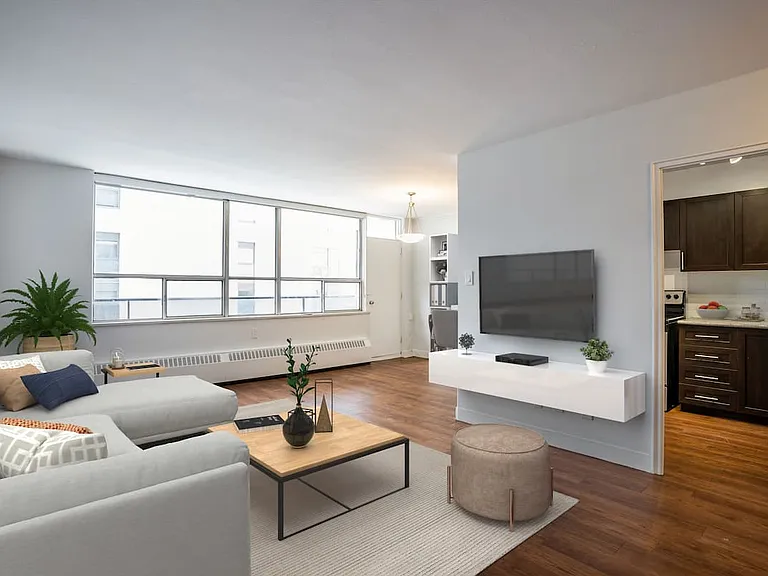 111 Davisville Ave — Photo 6